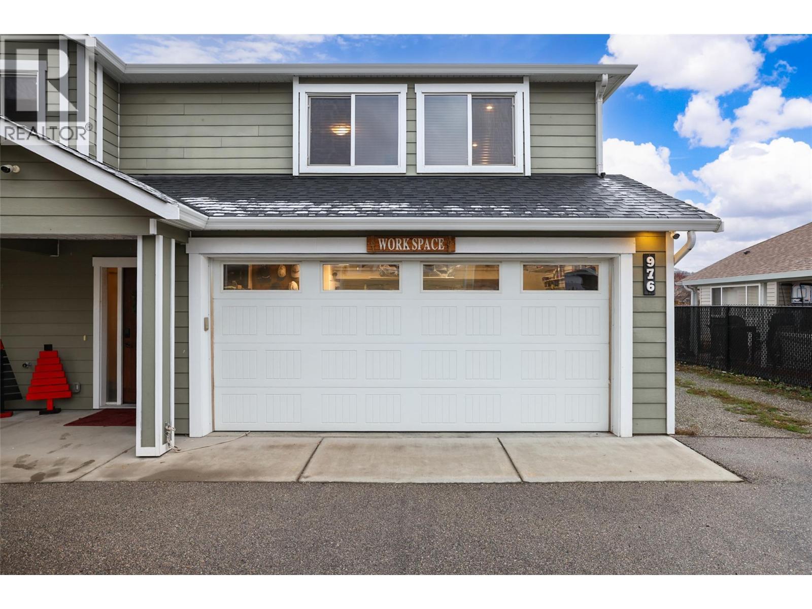 976 Lawson Avenue, Kelowna, BC - Outdoor With Exterior