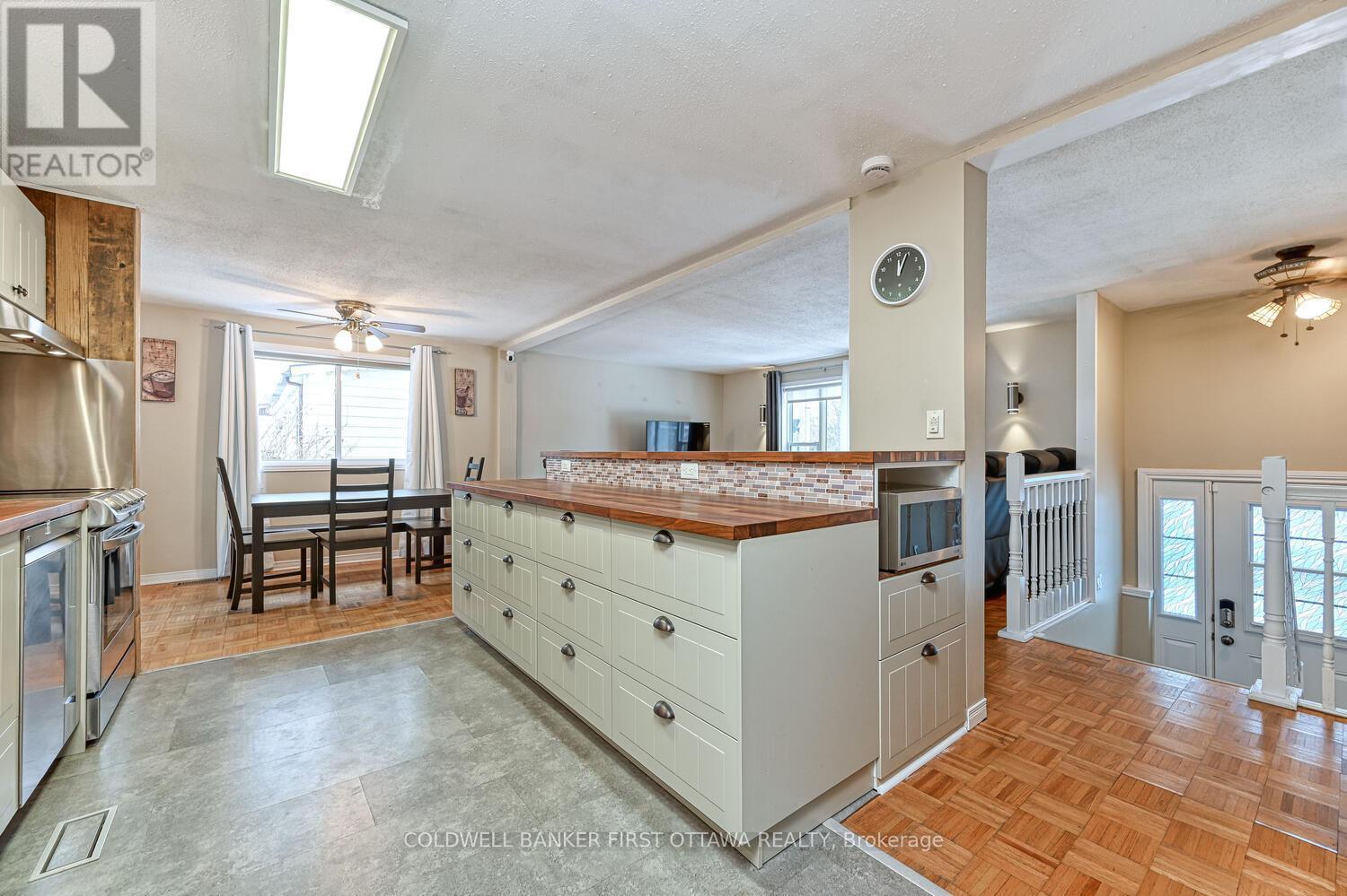 40 Fringewood Drive E, Ottawa, ON - Indoor Photo Showing Kitchen