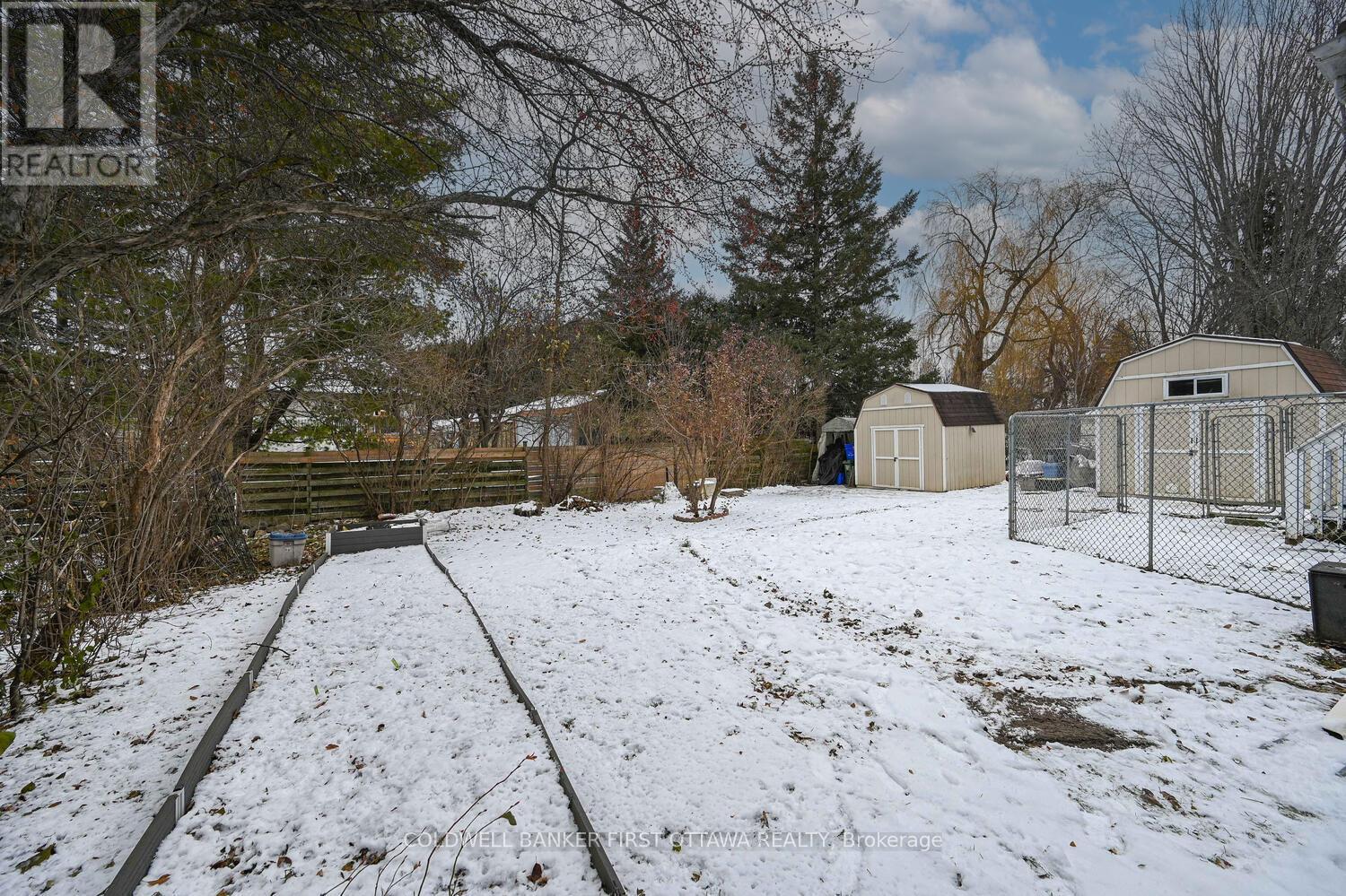 40 Fringewood Drive E, Ottawa, ON - Outdoor