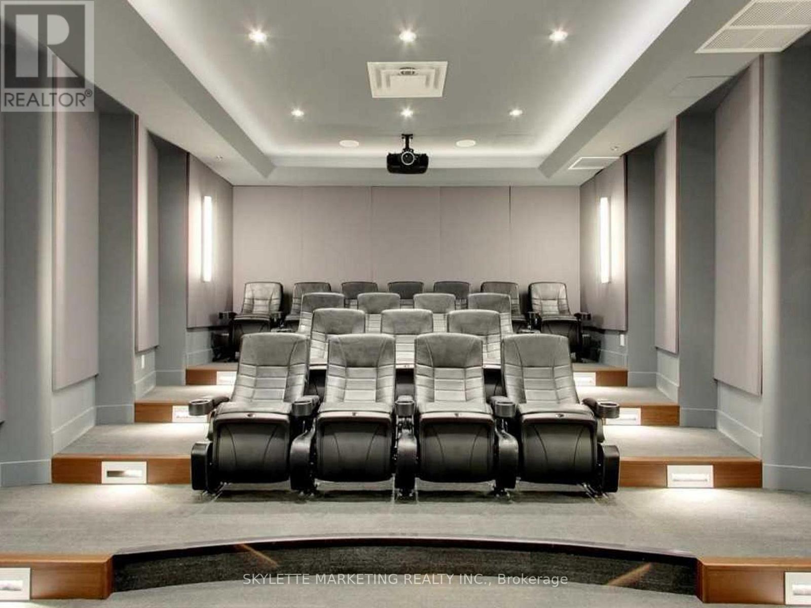 1128 - 111 St Clair Avenue W, Toronto, ON - Indoor Photo Showing Other Room