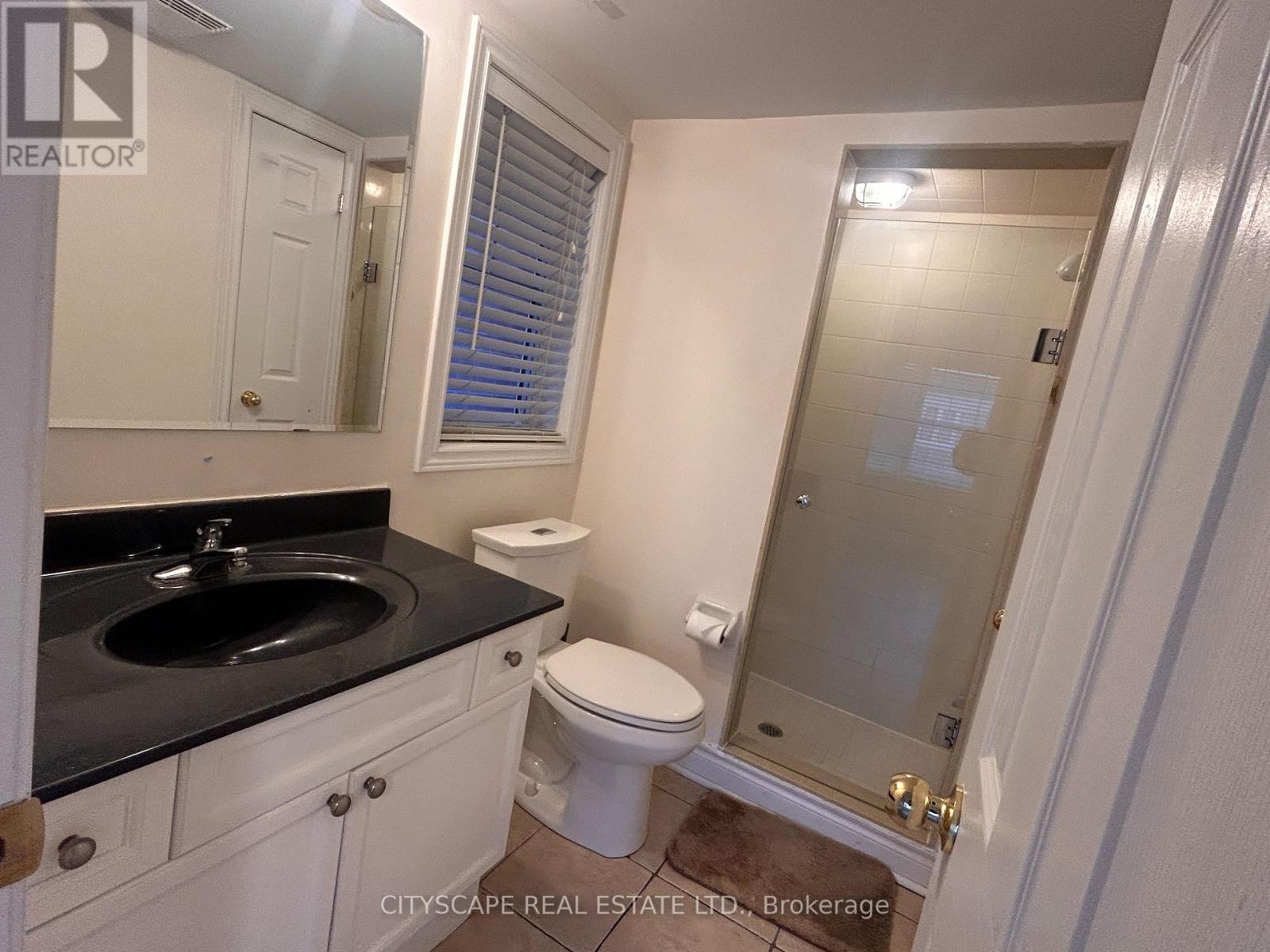2 - 600 Shoreline Drive, Mississauga, ON - Indoor Photo Showing Bathroom