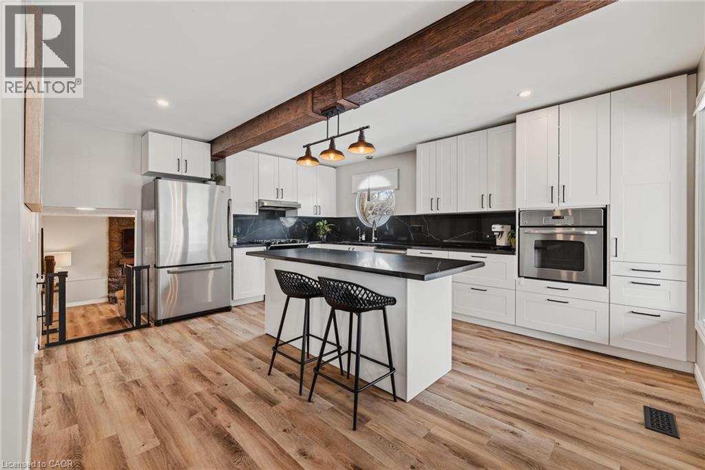 134 Pusey Boulevard, Brantford, ON - Indoor Photo Showing Kitchen