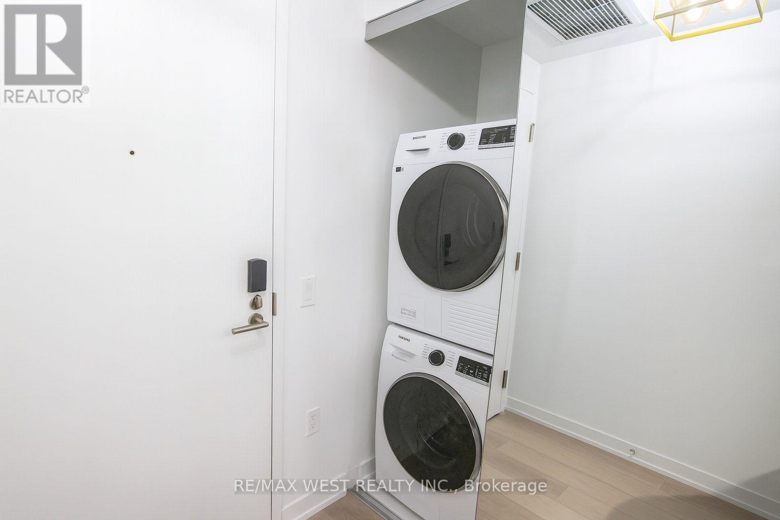 307 - 6 Chartwell Road, Toronto, ON - Indoor Photo Showing Laundry Room