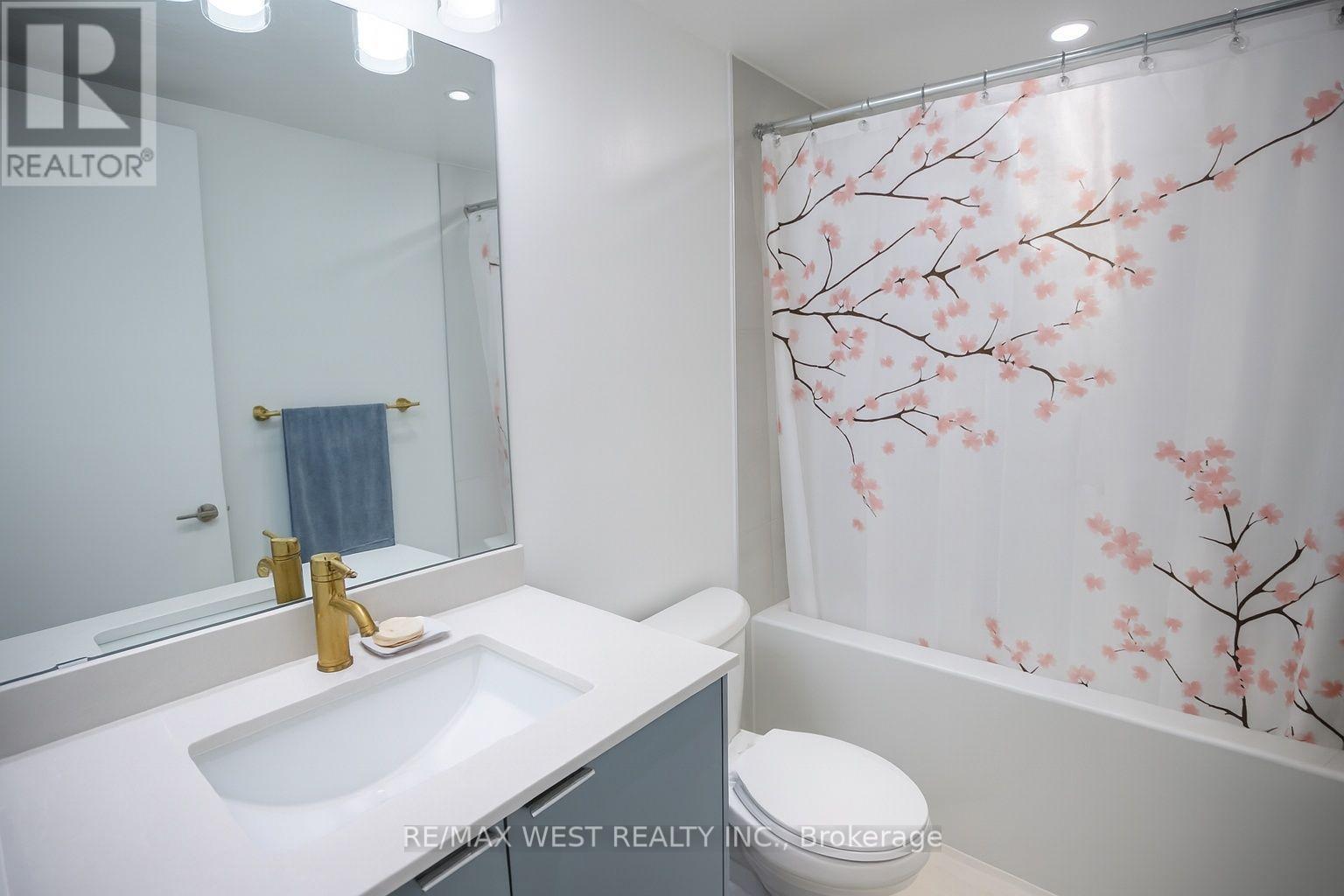 307 - 6 Chartwell Road, Toronto, ON - Indoor Photo Showing Bathroom