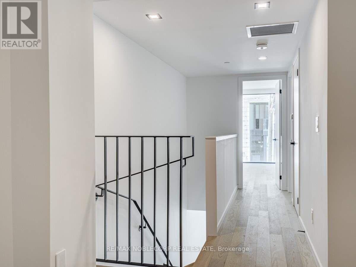 102 - 45 Dovercourt Road, Toronto, ON - Indoor Photo Showing Other Room