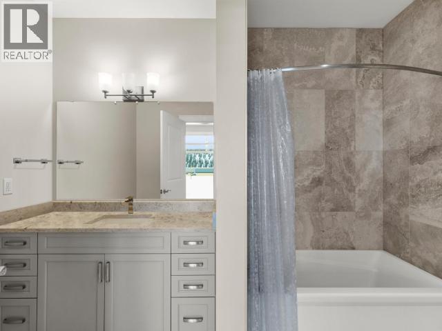 405-36 Waterfront Place, Whitehorse, YT - Indoor Photo Showing Bathroom