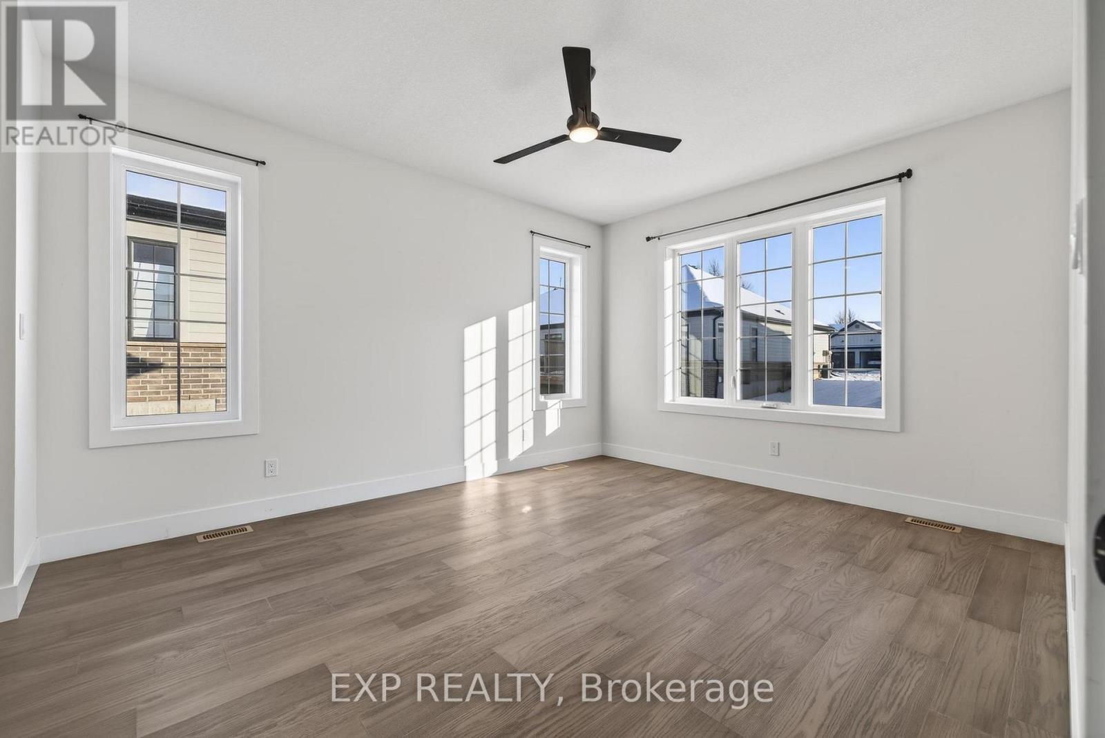 7 South Court Street W, Norwich, ON - Indoor Photo Showing Other Room