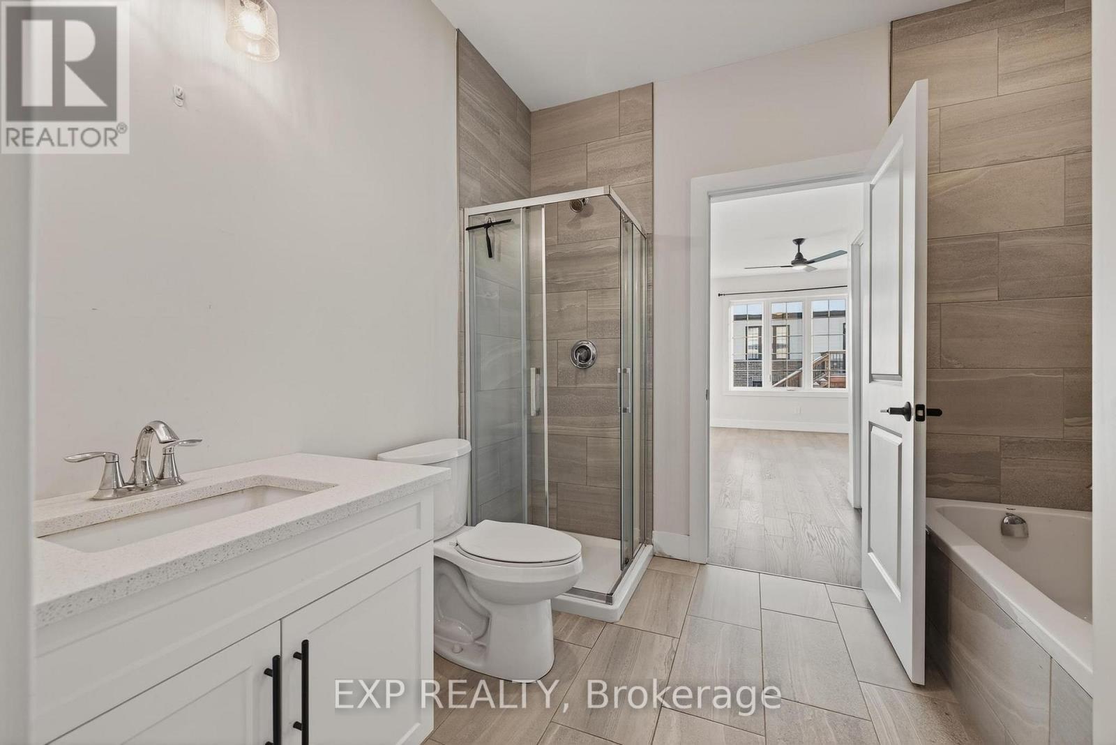 7 South Court Street W, Norwich, ON - Indoor Photo Showing Bathroom