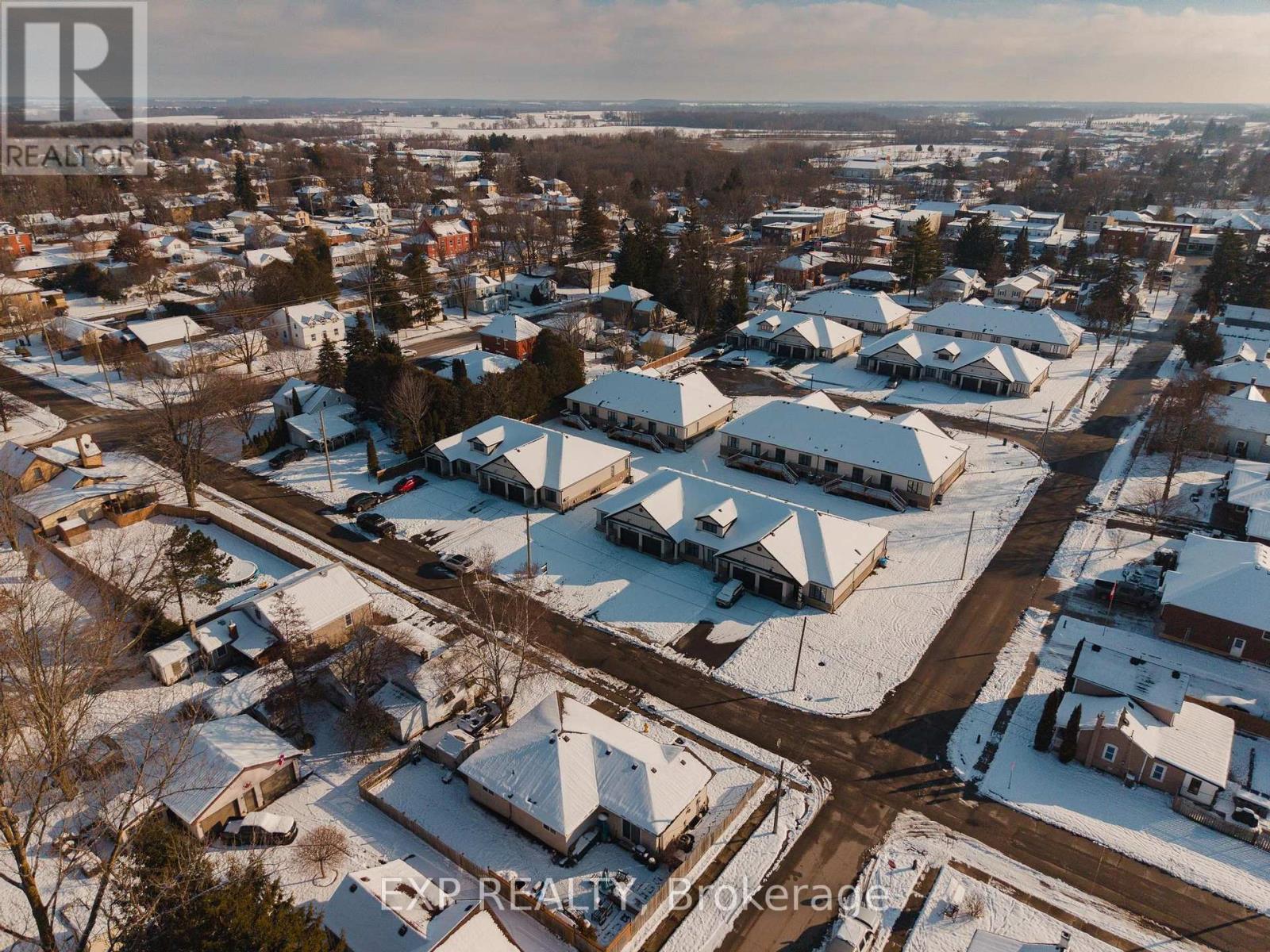 7 South Court Street W, Norwich, ON - Outdoor With View