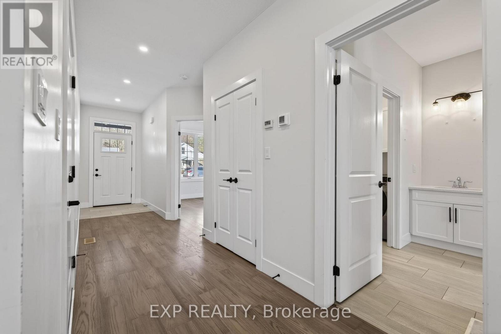 7 South Court Street W, Norwich, ON - Indoor Photo Showing Other Room