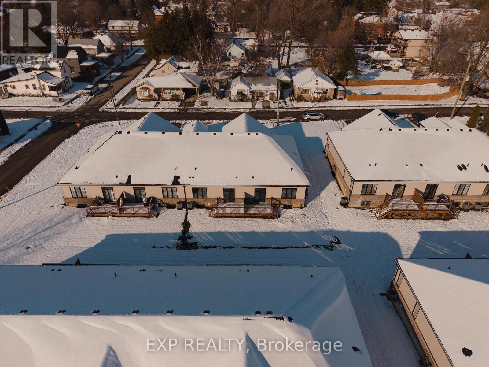 7 South Court Street W, Norwich, ON - Outdoor With View