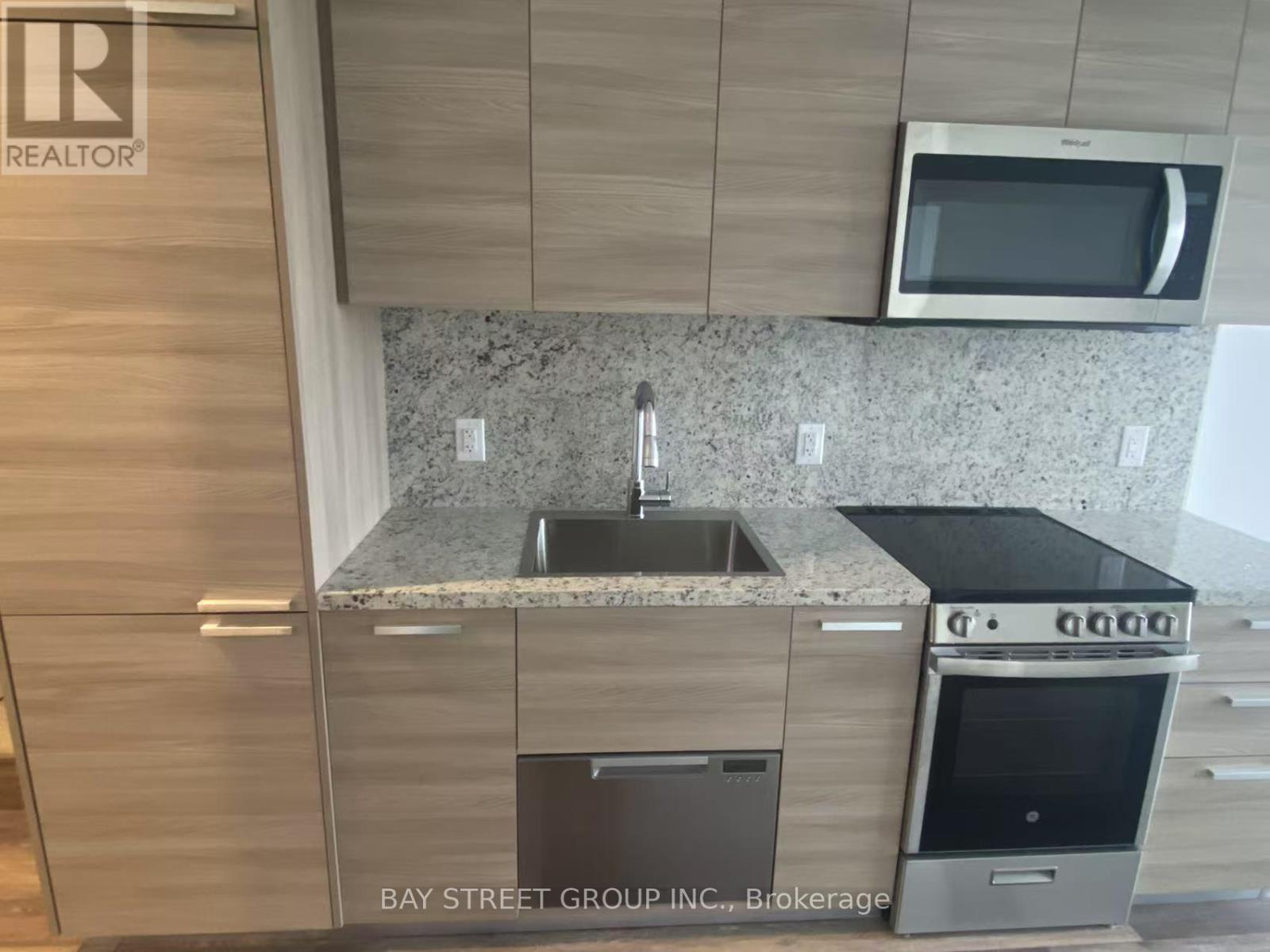 2610 - 75 Canterbury Place W, Toronto, ON - Indoor Photo Showing Kitchen With Upgraded Kitchen