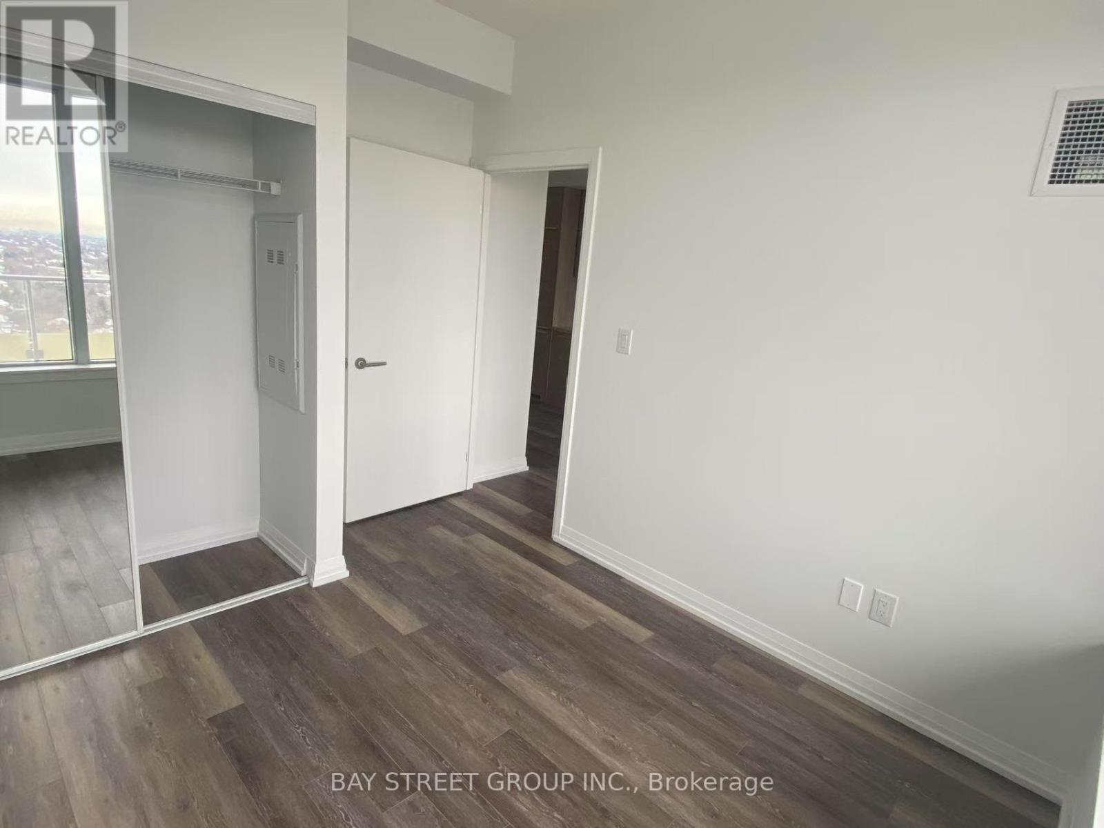 2610 - 75 Canterbury Place W, Toronto, ON - Indoor Photo Showing Other Room