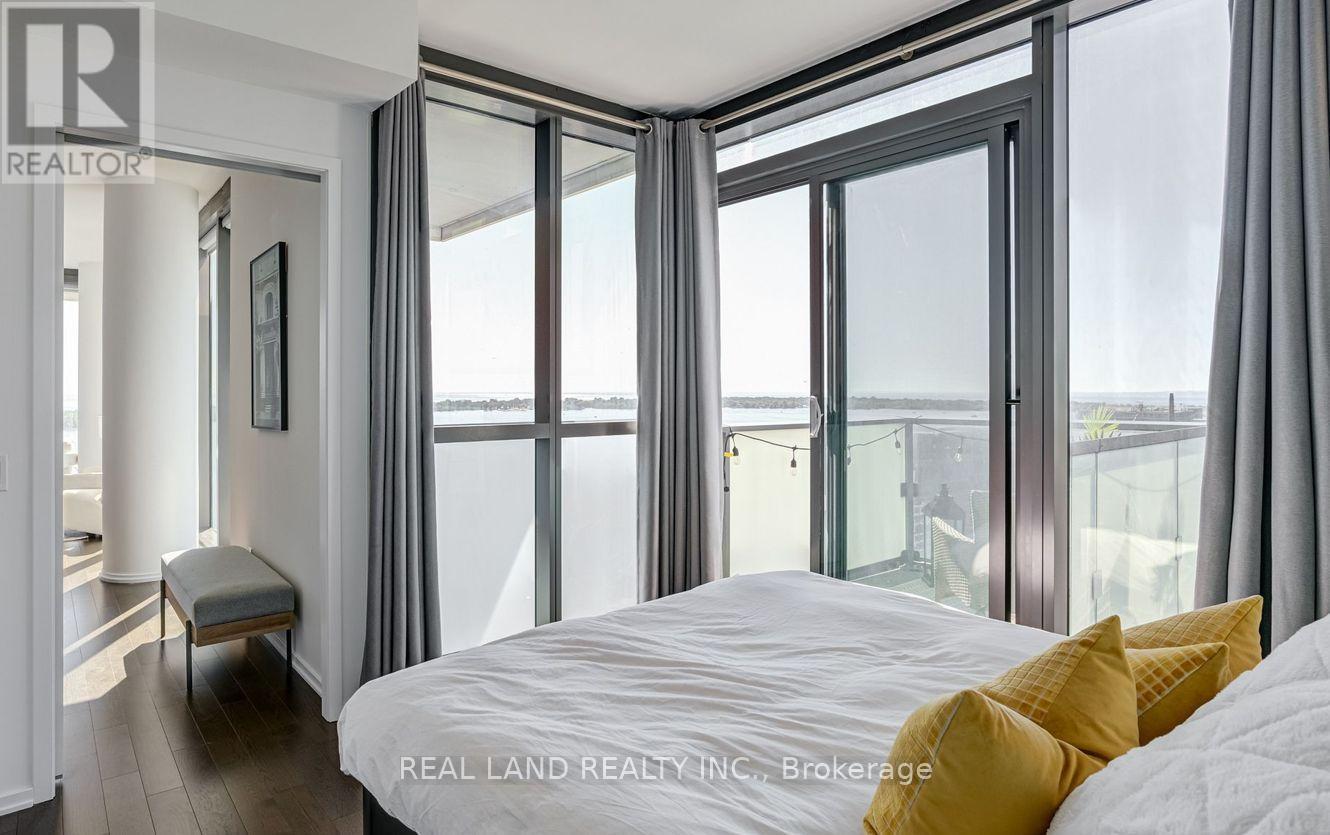 2009 - 16 Bonnycastle Street, Toronto, ON - Indoor Photo Showing Bedroom