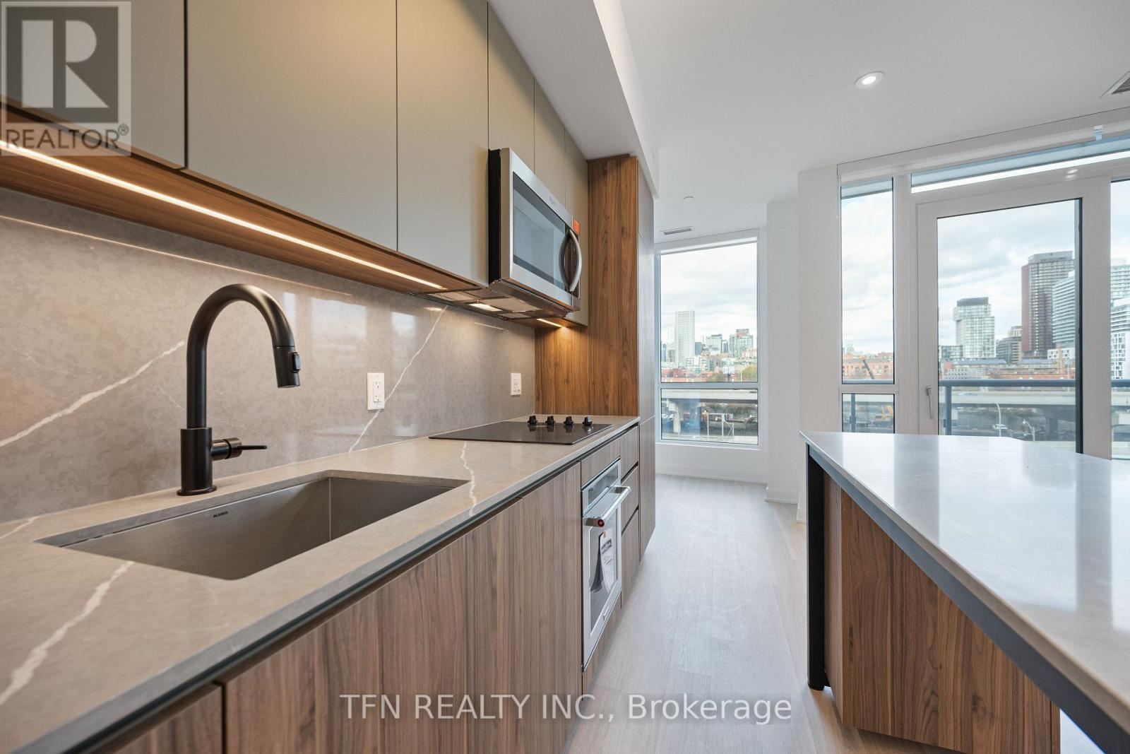 532 - 15 Richardson Street, Toronto, ON - Indoor Photo Showing Kitchen