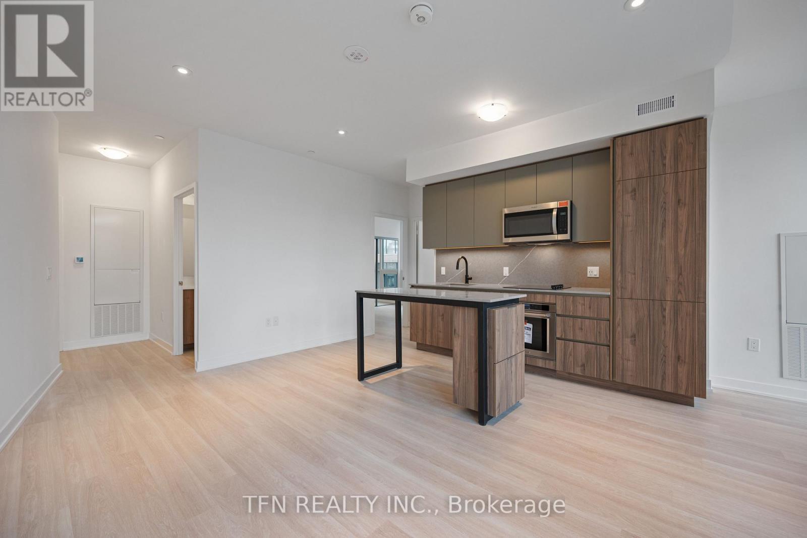 532 - 15 Richardson Street, Toronto, ON - Indoor Photo Showing Kitchen