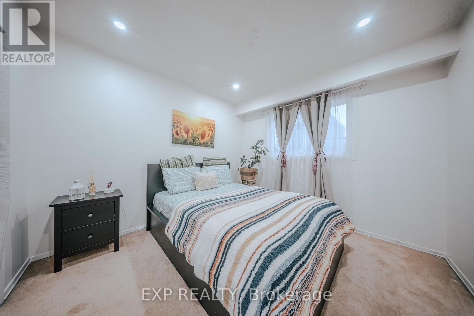 1187 Skylark Avenue, Oshawa, ON - Indoor Photo Showing Bedroom