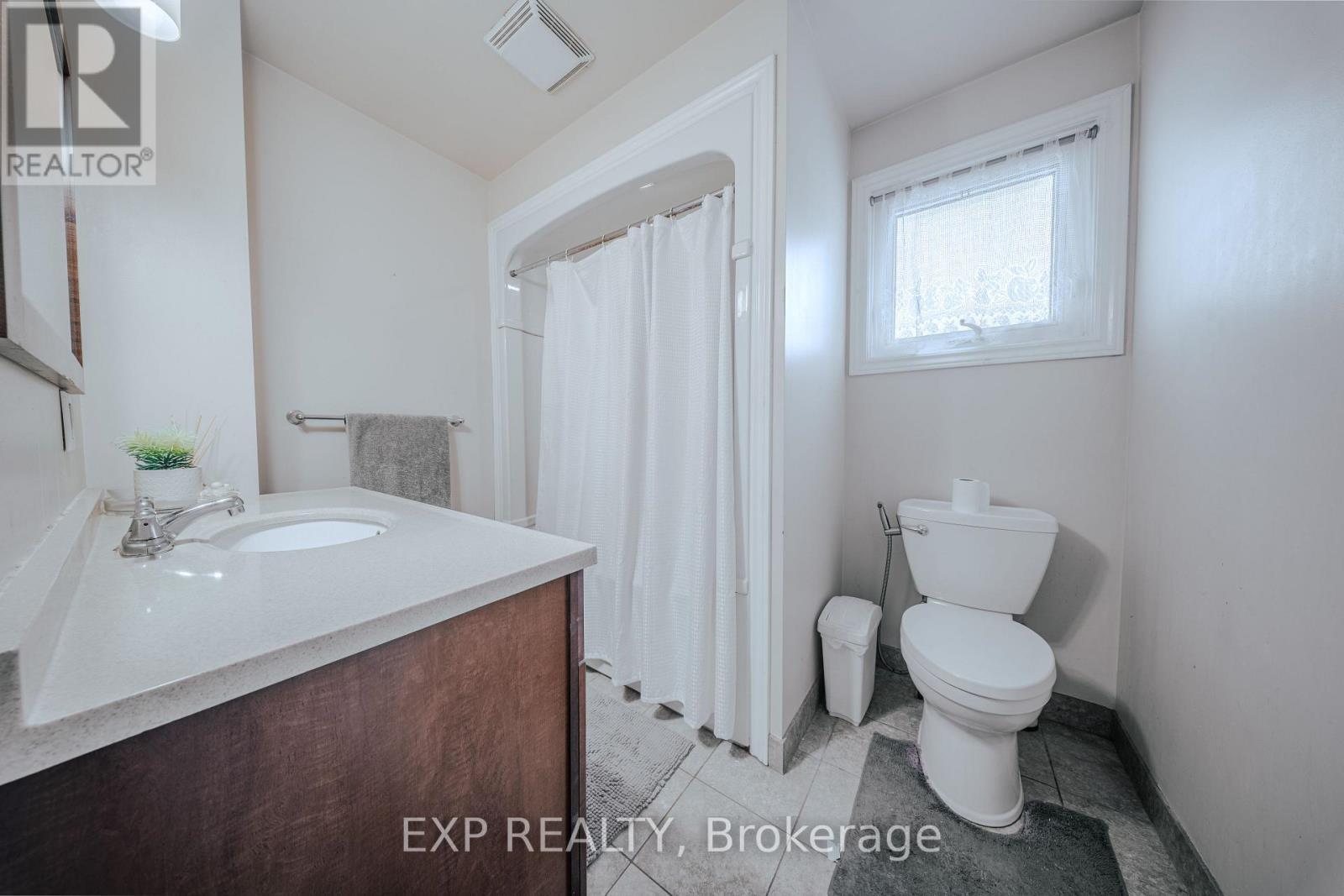 1187 Skylark Avenue, Oshawa, ON - Indoor Photo Showing Bathroom