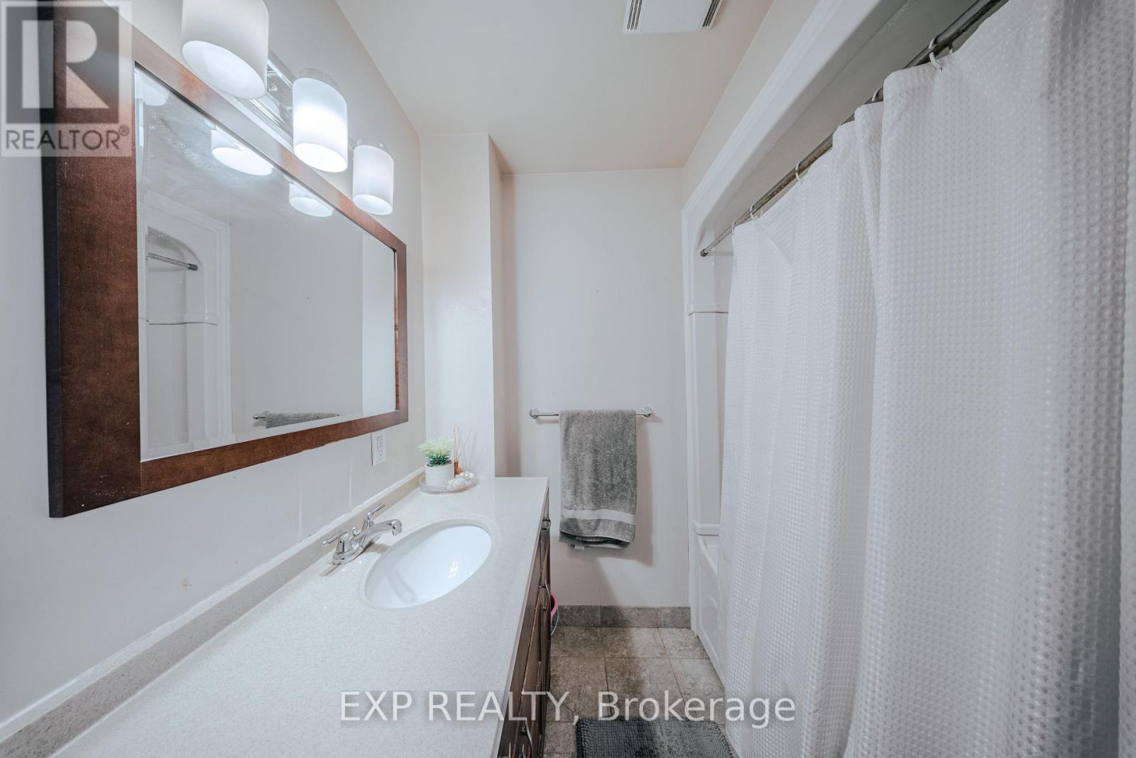 1187 Skylark Avenue, Oshawa, ON - Indoor Photo Showing Bathroom