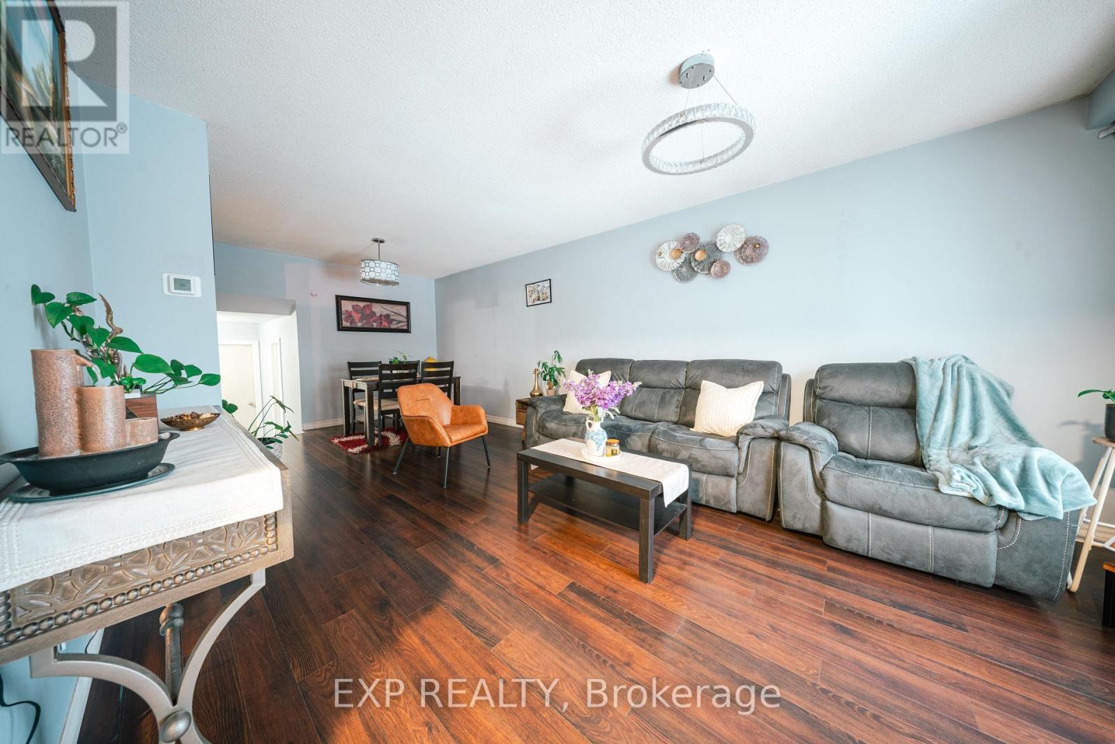 1187 Skylark Avenue, Oshawa, ON - Indoor Photo Showing Living Room