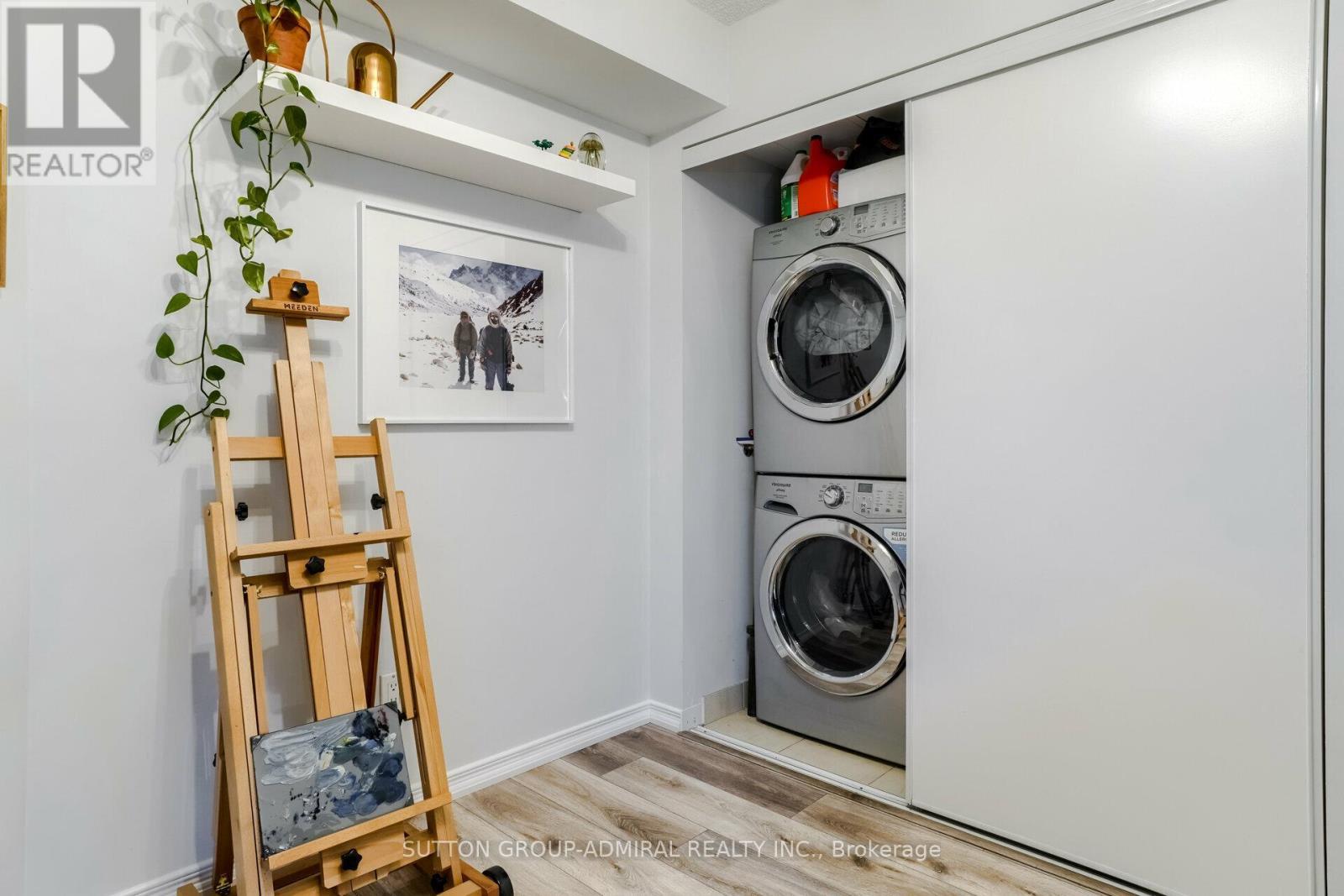 1138 - 60 Heintzman Street, Toronto, ON - Indoor Photo Showing Laundry Room