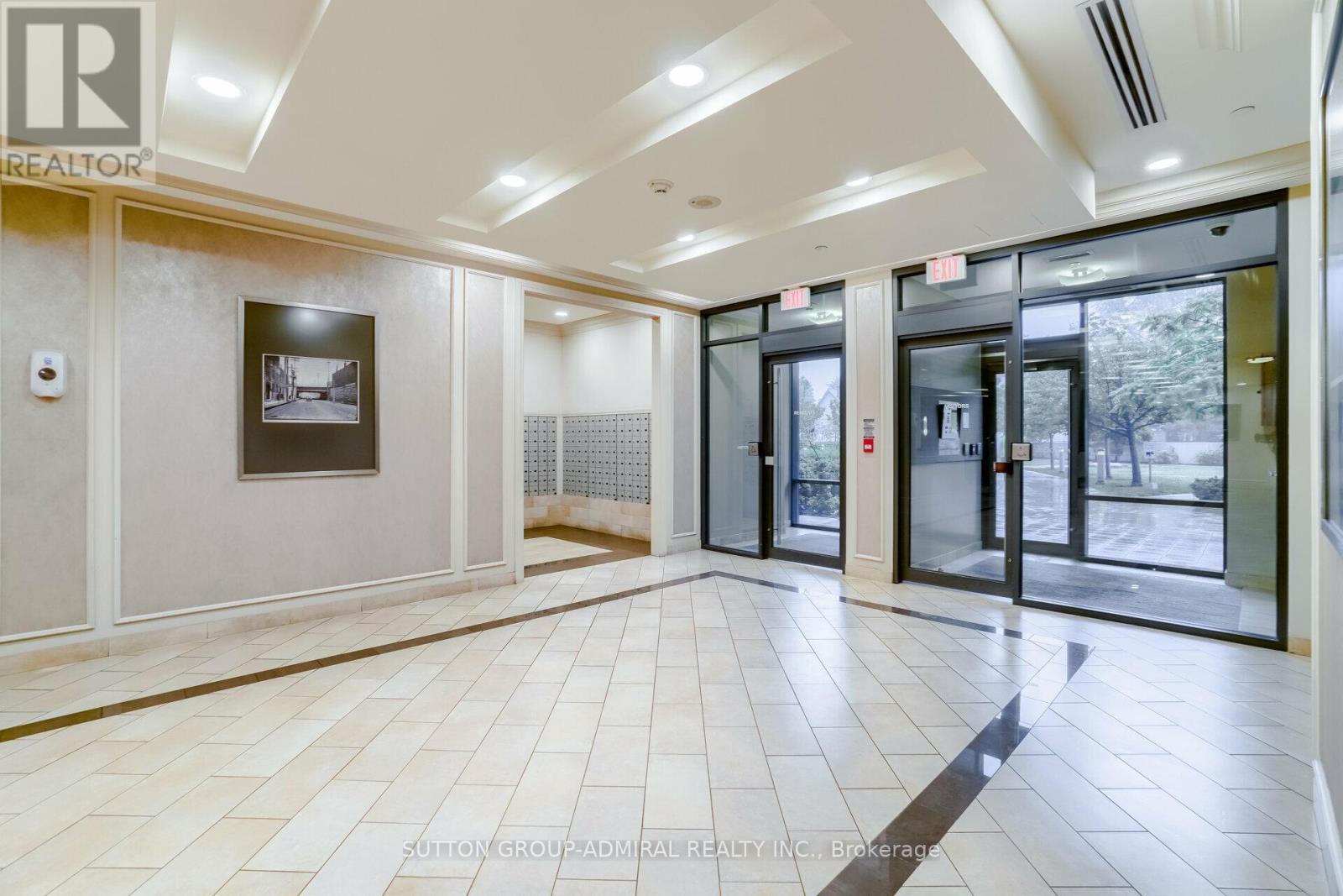 1138 - 60 Heintzman Street, Toronto, ON - Indoor Photo Showing Other Room