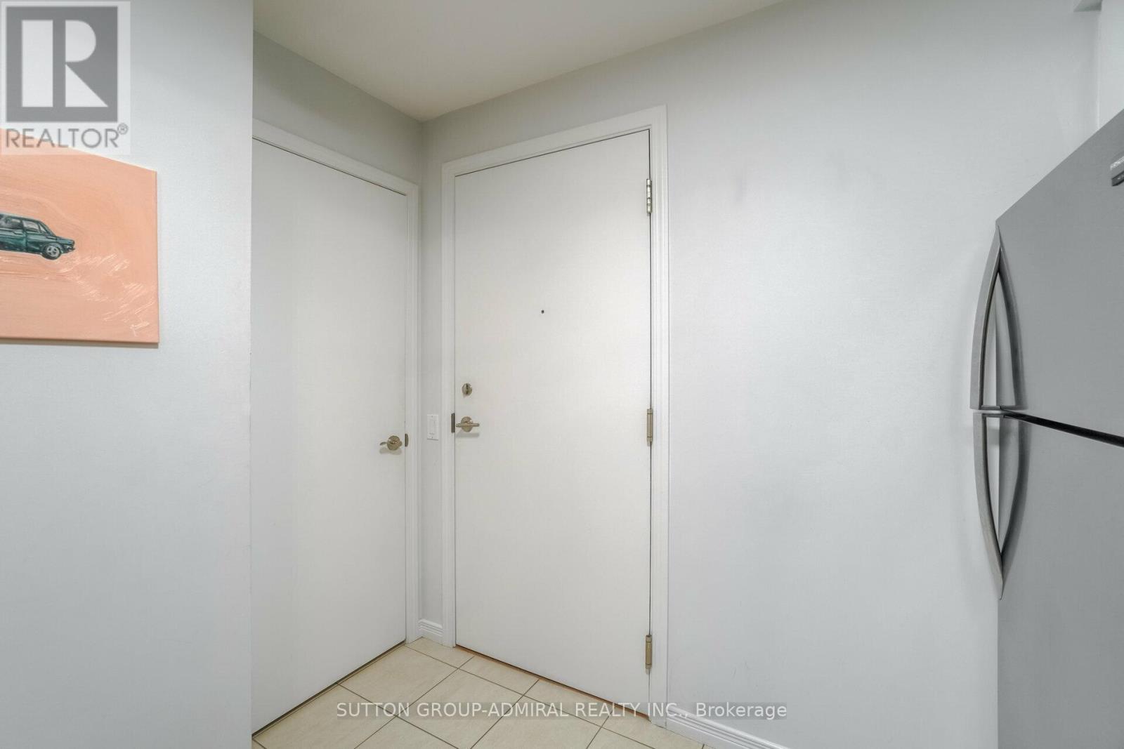 1138 - 60 Heintzman Street, Toronto, ON - Indoor Photo Showing Other Room