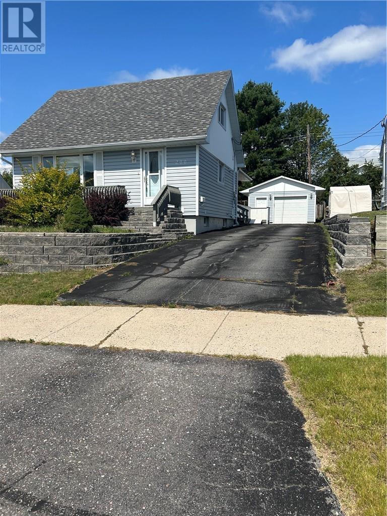 200 Hillside Drive S, Elliot Lake, ON - Outdoor