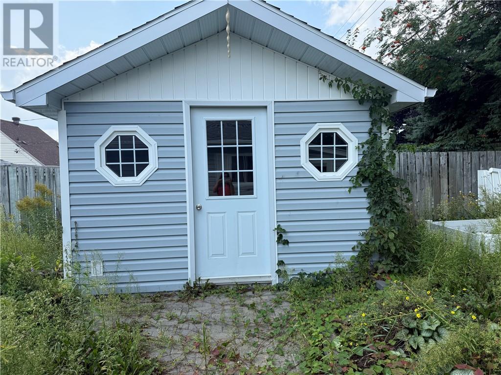 200 Hillside Drive S, Elliot Lake, ON - Outdoor