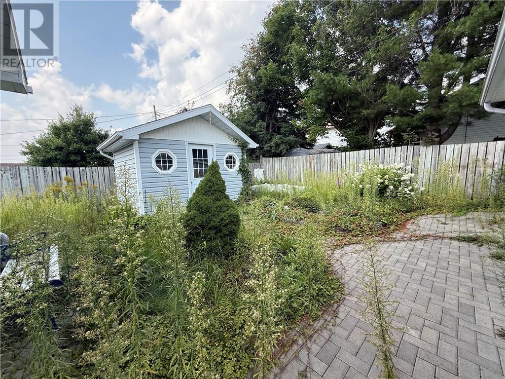 200 Hillside Drive S, Elliot Lake, ON - Outdoor