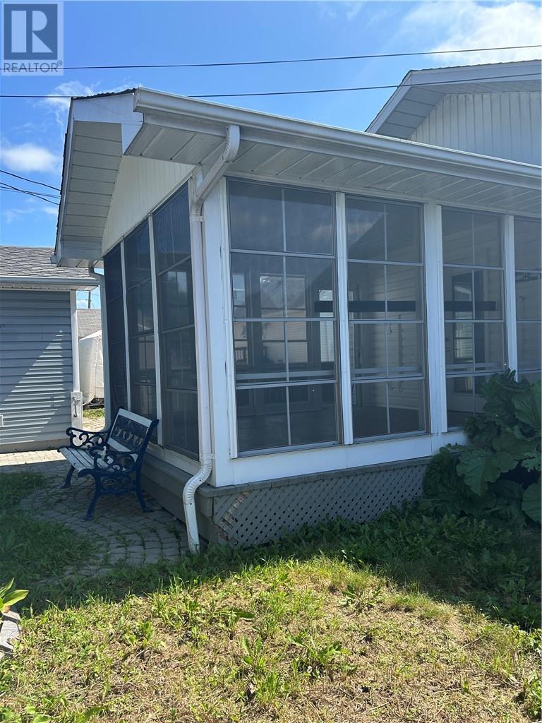 200 Hillside Drive S, Elliot Lake, ON - Outdoor