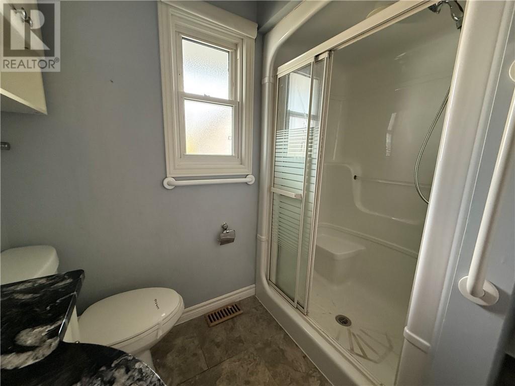 200 Hillside Drive S, Elliot Lake, ON - Indoor Photo Showing Bathroom