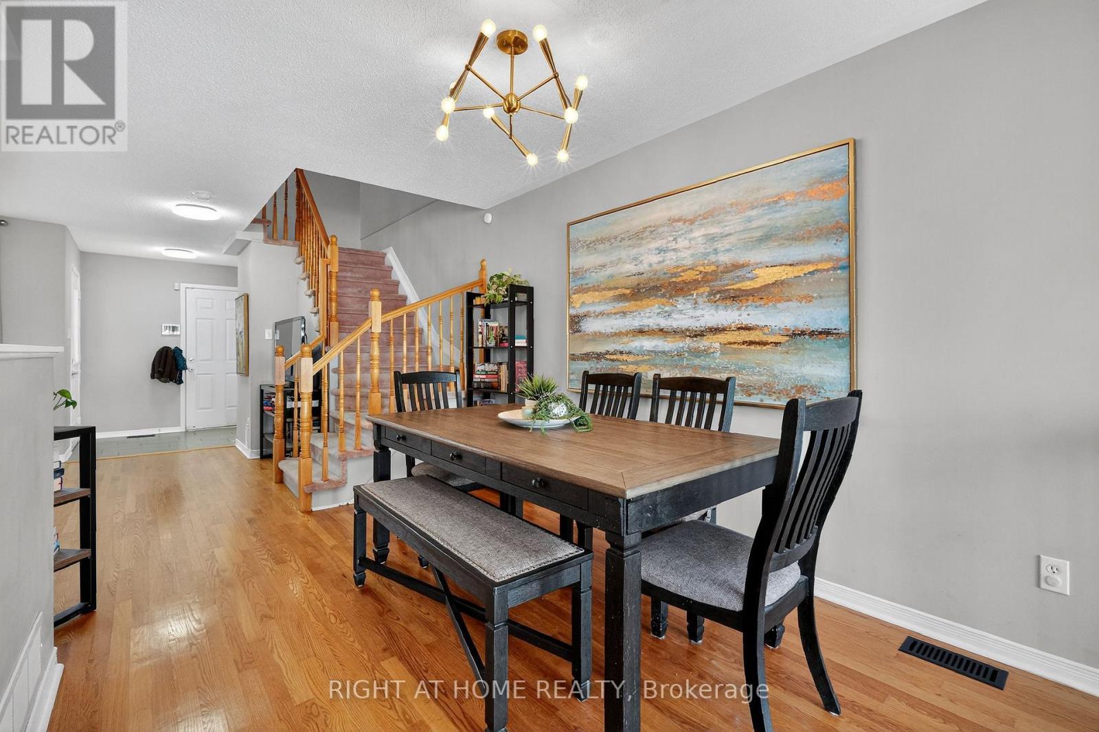 812 Nesting Way, Ottawa, ON - Indoor Photo Showing Dining Room
