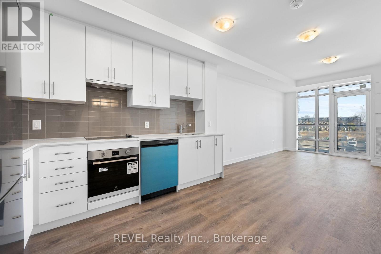 315 - 461 Green Road, Hamilton (Lakeshore), ON - Indoor Photo Showing Kitchen With Upgraded Kitchen