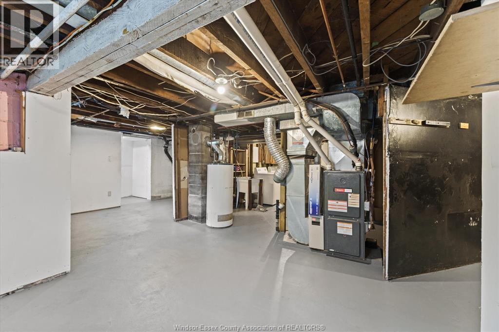 1533 Alexis Road, Windsor, ON - Indoor Photo Showing Basement