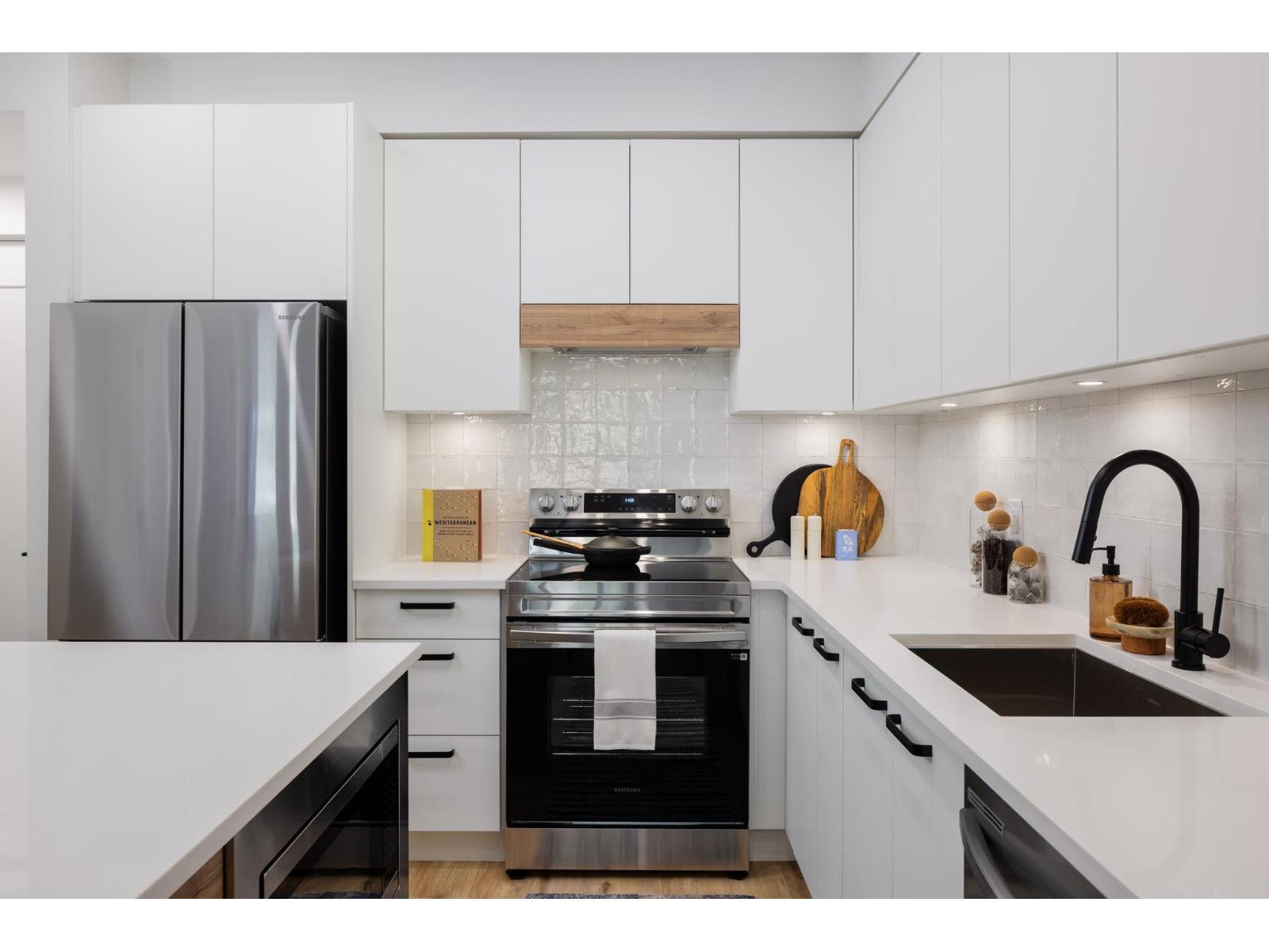 409 33920 Best Avenue, Mission, BC - Indoor Photo Showing Kitchen With Upgraded Kitchen