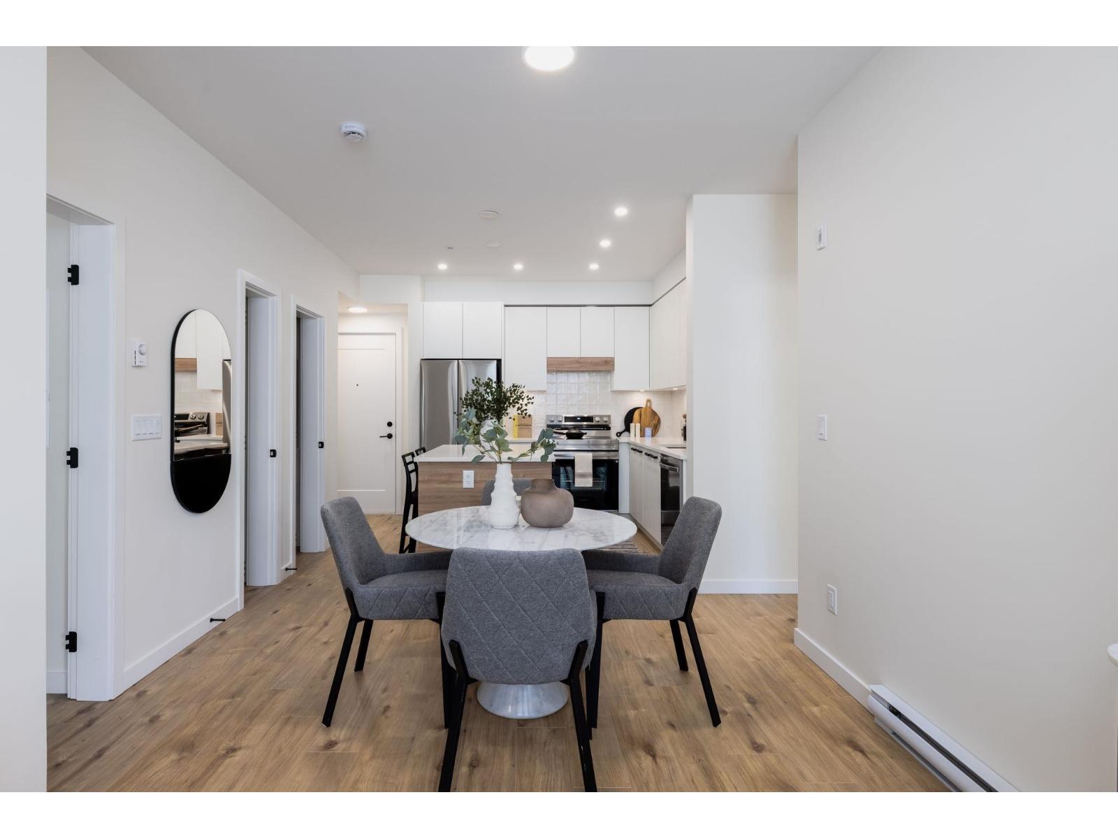 409 33920 Best Avenue, Mission, BC - Indoor Photo Showing Dining Room