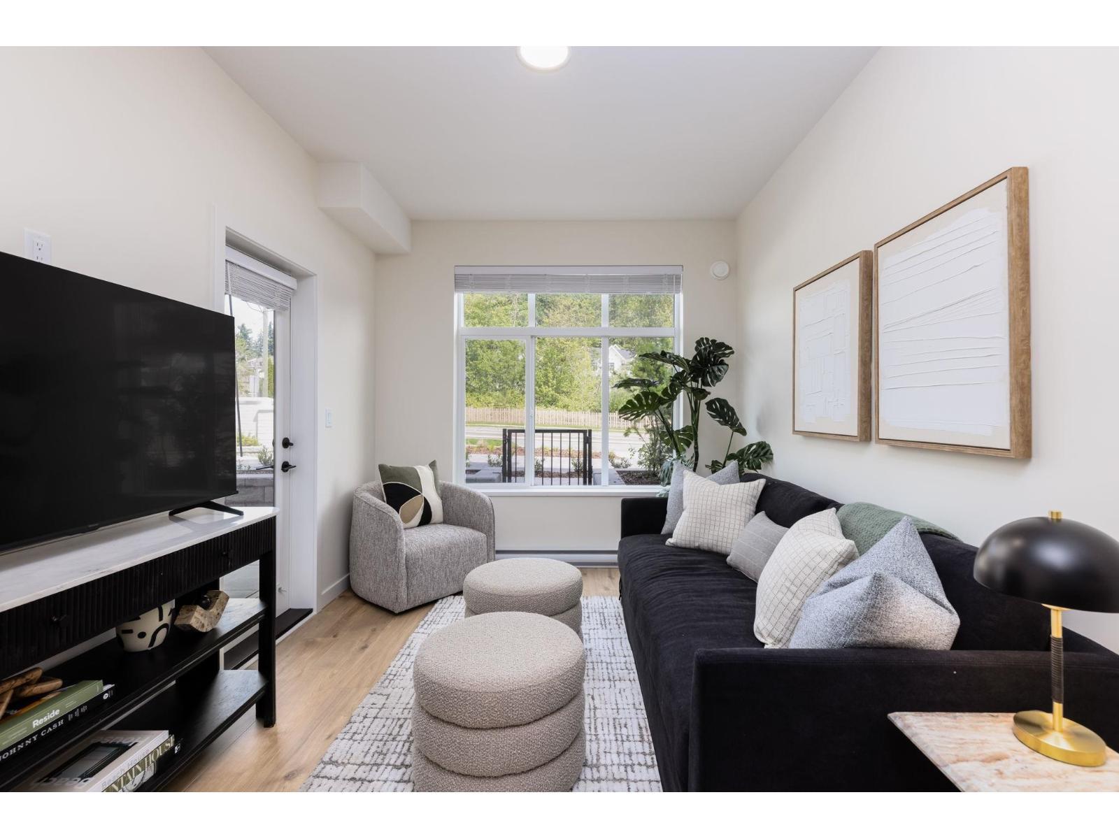 409 33920 Best Avenue, Mission, BC - Indoor Photo Showing Living Room