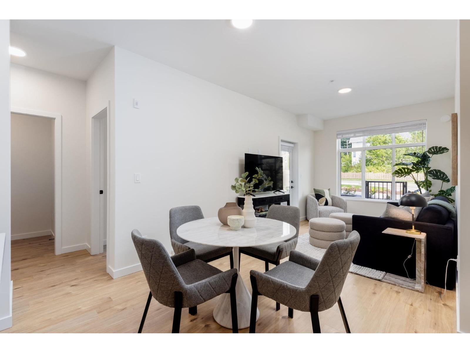 409 33920 Best Avenue, Mission, BC - Indoor Photo Showing Dining Room