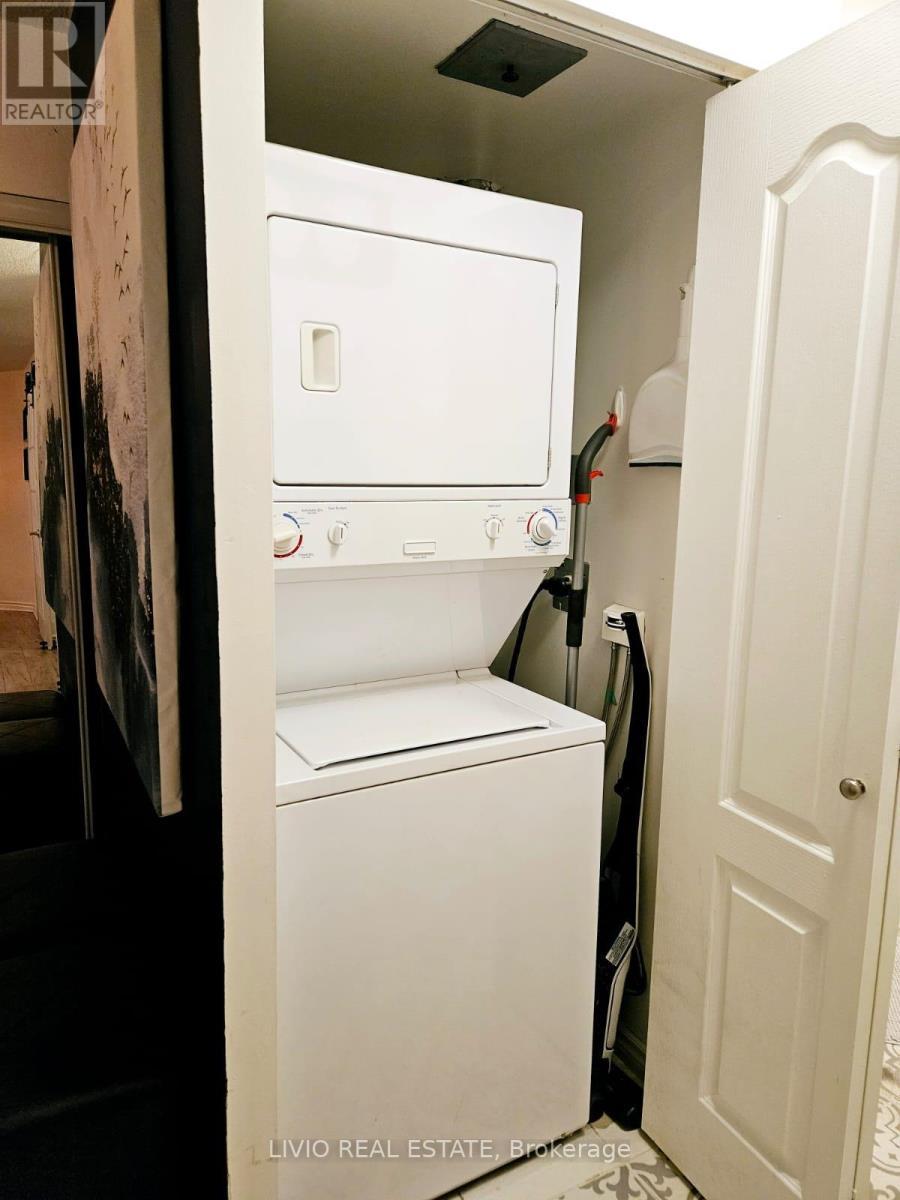 509 - 4080 Living Arts Drive, Mississauga, ON - Indoor Photo Showing Laundry Room