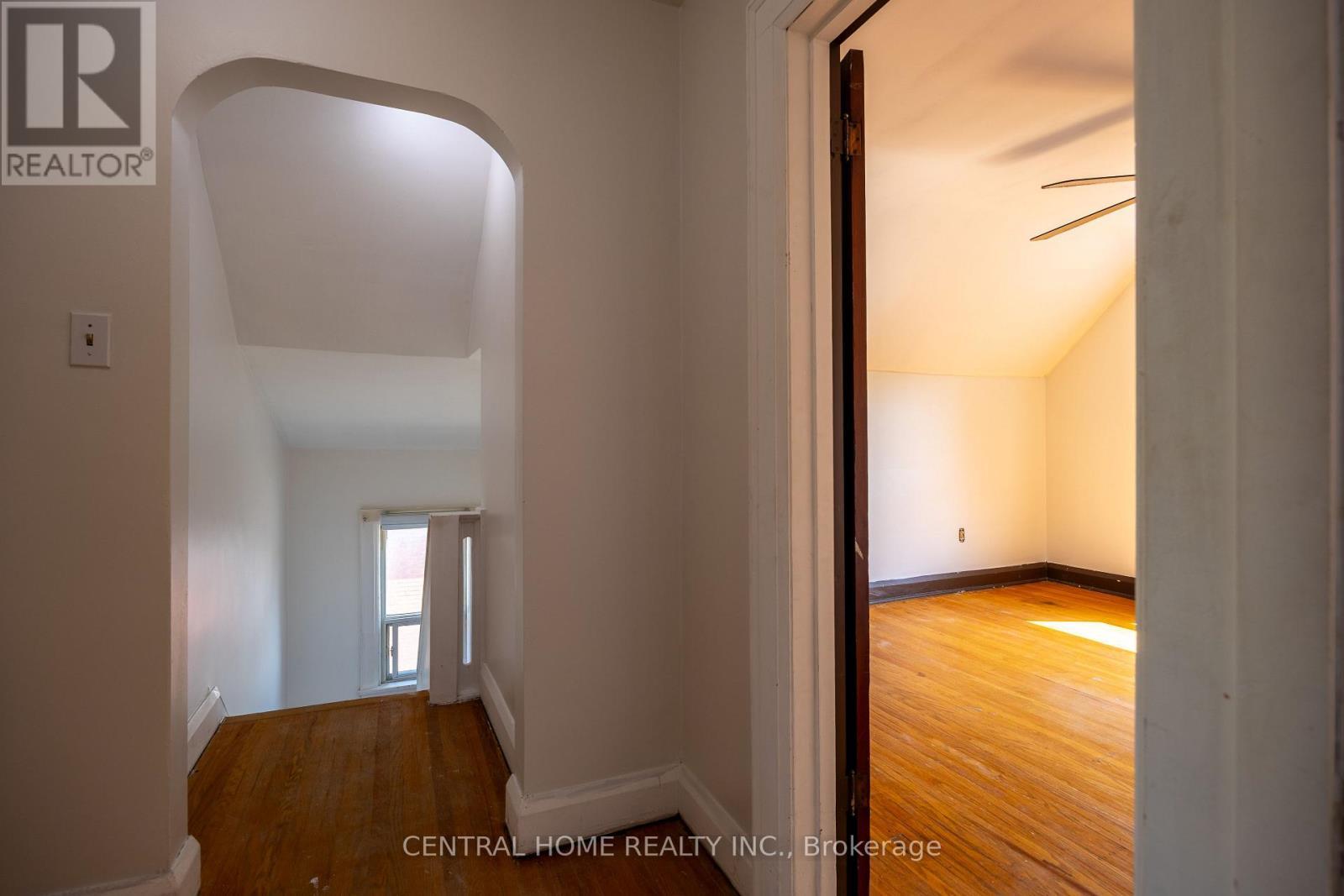 1650 King Street E, Hamilton, ON - Indoor Photo Showing Other Room