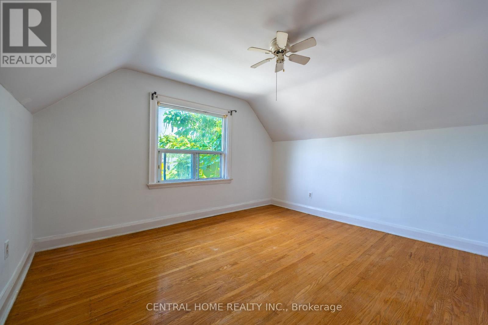 1650 King Street E, Hamilton, ON - Indoor Photo Showing Other Room