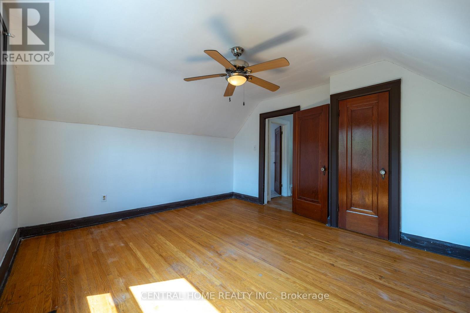 1650 King Street E, Hamilton, ON - Indoor Photo Showing Other Room