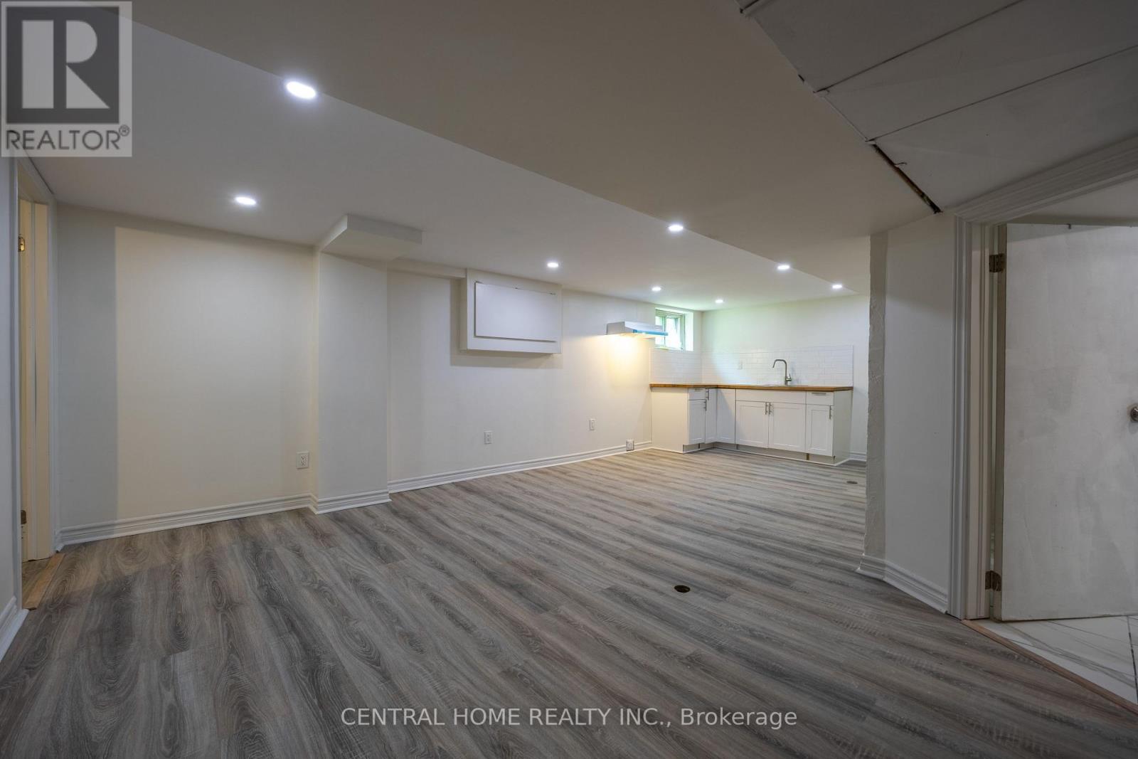 1650 King Street E, Hamilton, ON - Indoor Photo Showing Other Room