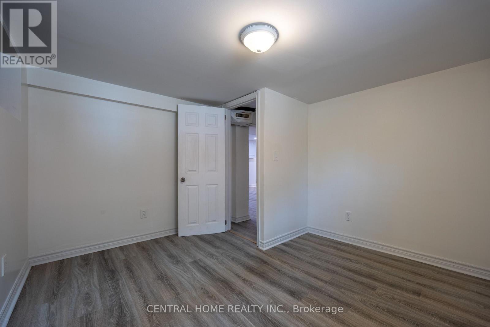 1650 King Street E, Hamilton, ON - Indoor Photo Showing Other Room