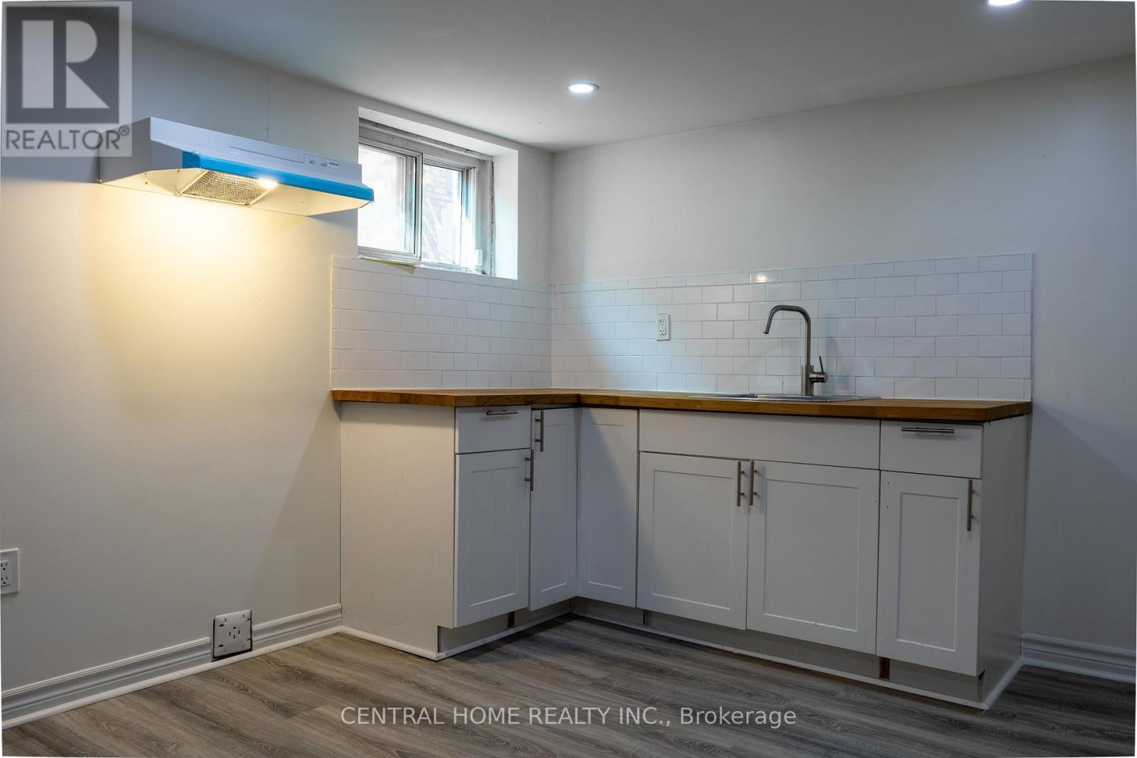 1650 King Street E, Hamilton, ON - Indoor Photo Showing Other Room