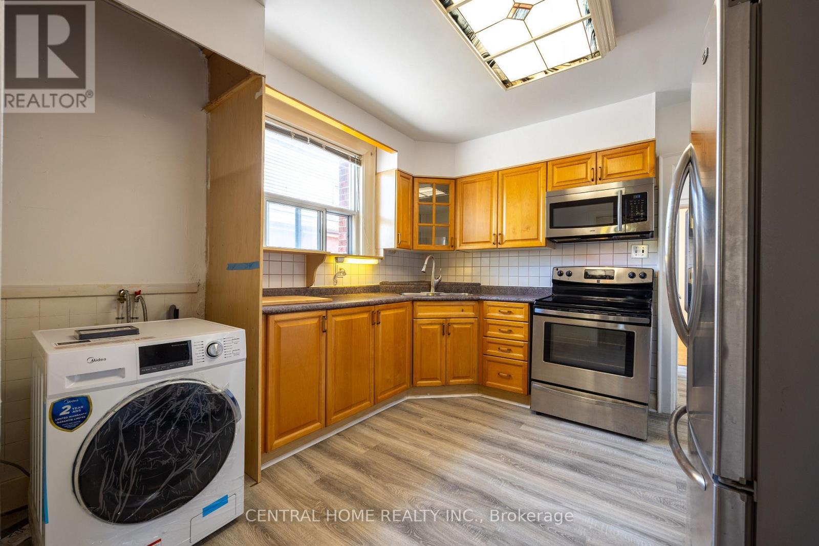 1650 King Street E, Hamilton, ON - Indoor Photo Showing Other Room