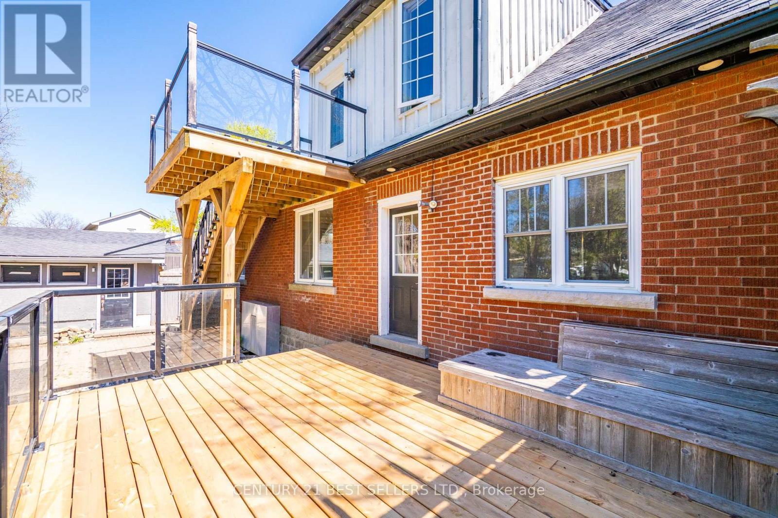 933 6 Highway N, Hamilton, ON - Outdoor With Deck Patio Veranda With Exterior