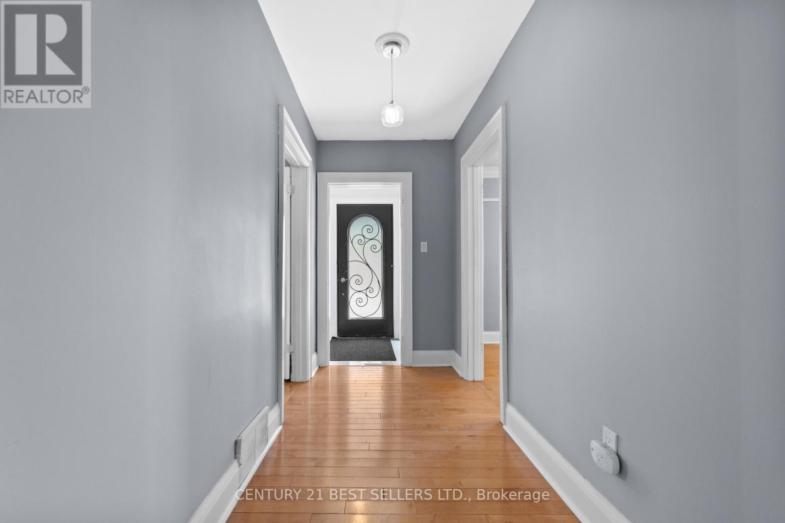 933 6 Highway N, Hamilton, ON - Indoor Photo Showing Other Room