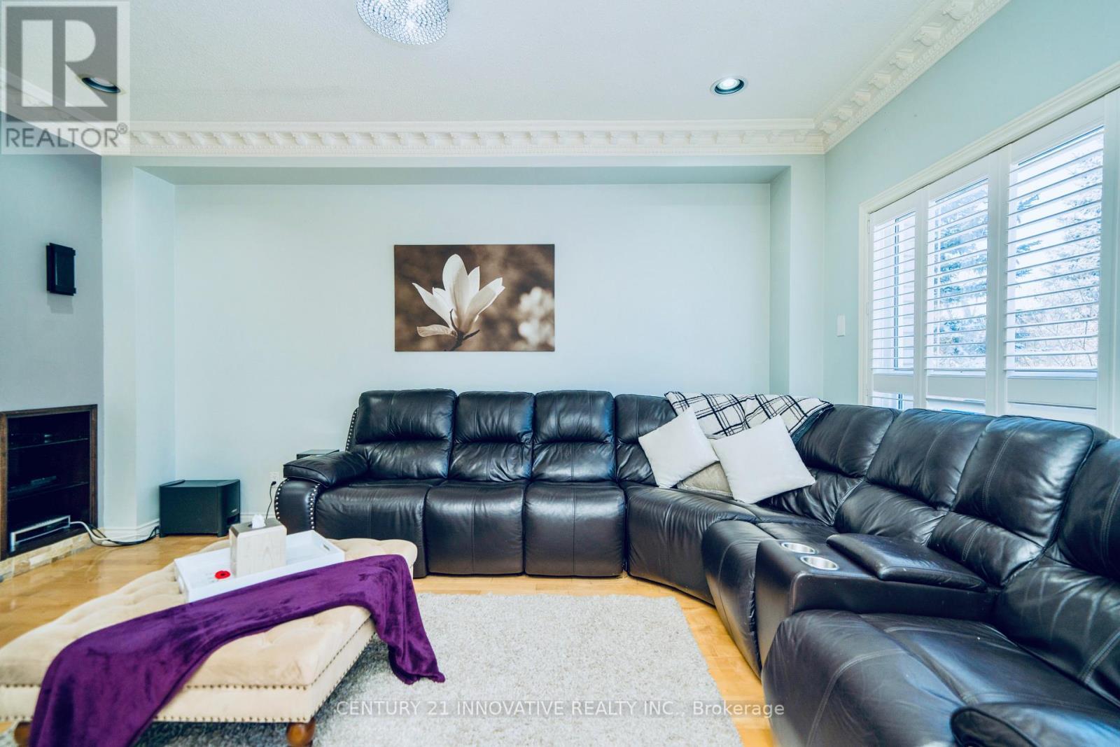 40 Norbury Drive, Markham, ON - Indoor Photo Showing Living Room